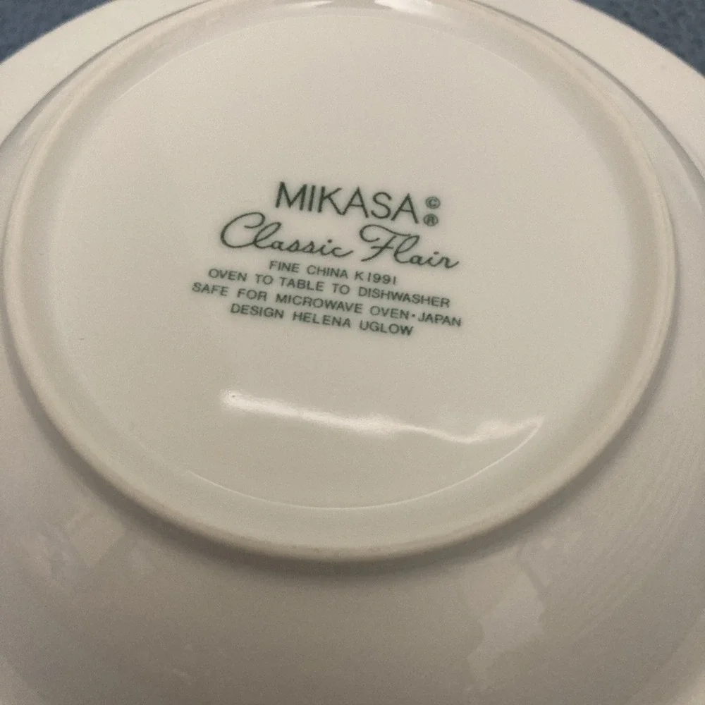 Mikasa Classic Flair White Calla Lily 7 1/4